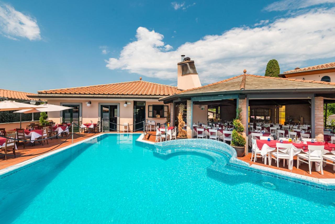 Hotel La Pietra Restaurant Fosdinovo Exteriör bild